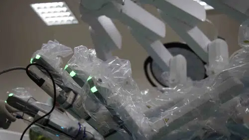 Muş'ta bin 400 kilometre uzaktan robotik rahim ameliyatı yapıldı