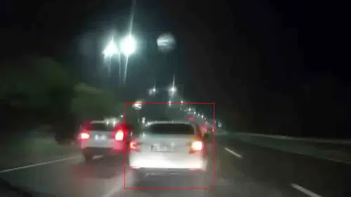 Elazığ Güney Çevre Yolu'nda tehlikeli sürüş kameraya yansıdı