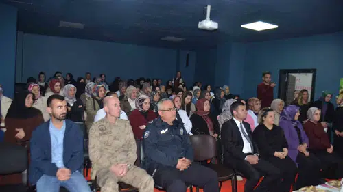 Bulanık ilçesinde madde bağımlılığına karşı ailelere özel eğitim verildi