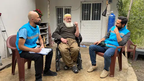 Kazak doktor Hakkari sınırında şifa dağıtıyor