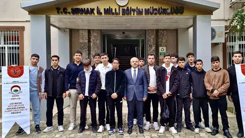 Şırnaklı öğrenciler tarih yolculuğu için Malazgirt kampına uğurlandı