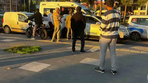 Diyarbakır'da trafik kazası sonrası cadde ortasında kavga çıktı