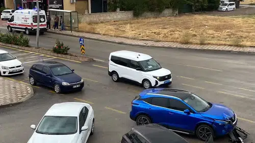 Elazığ'da iki otomobilin karıştığı kazada bir kişi yaralandı