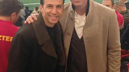 Robin van Persie Göztepe U19 maçını izlemek için stada geldi