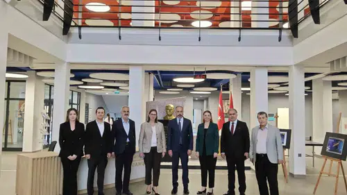 Rektör Şevli Bitlis'teki Özel Eren Fen ve Teknoloji Lisesini ziyaret etti