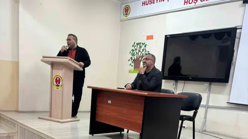 Tuşba Hüseyin Çelik Kız Anadolu İmam Hatip Lisesinde veli buluşması