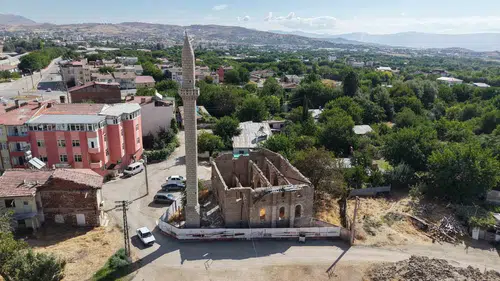 Elazığ’da 300 yıllık tarihi cami 6 yıldır restore edilmeyi bekliyor
