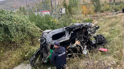 Van Gevaş yolunda feci kaza bir kişi yaşamını yitirdi