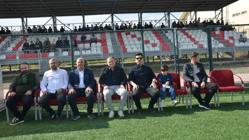 Bulanık Gençlerbirliği şampiyonluk kupasını kaldırarak play-off vizesini aldı