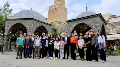 Cizre'de kültür buluşması: İstanbullu öğrenciler Dengbêj Evi'ne hayran kaldı