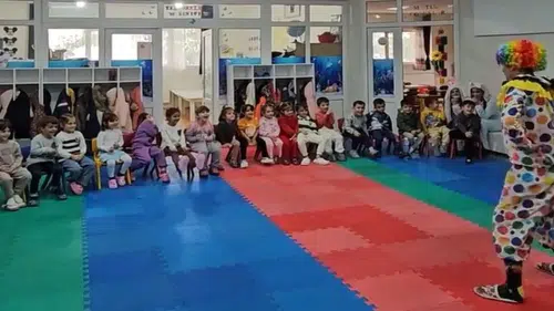 Şırnaklı minikler diş fırçalamayı tiyatro gösterisiyle eğlenerek öğrendi