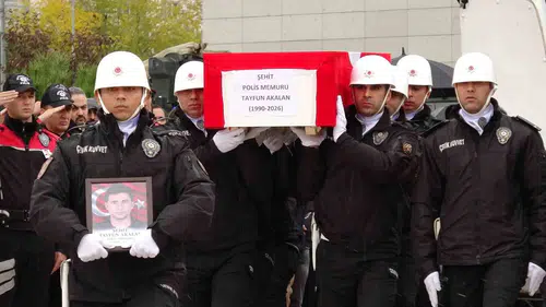 Şehit polis memuru Tayfun Akalan Van'dan dualarla son yolculuğuna uğurlandı