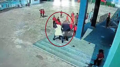 Diyarbakırda bir öğrencinin hayatını kurtaran müdahale güvenlik kamerasına yansıdı