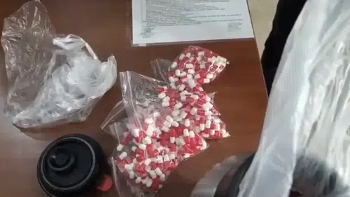 Siirt yolunda narkotik operasyonu ile binlerce hap yakalandı