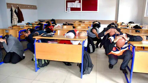 Batman okullarında afetlere karşı hazırlık tatbikatı yapıldı