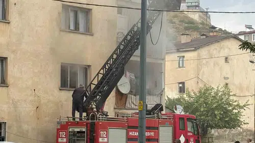 Hizan'da bir evde çıkan yangın korku dolu anlar yaşattı