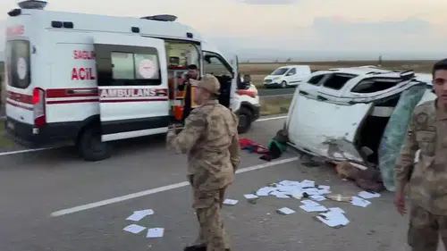 Patnos yolunda korkutan kaza: Araç takla attı