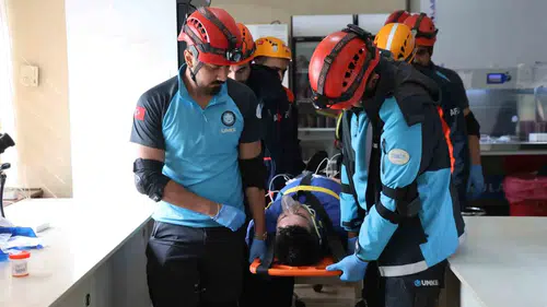 Elazığ Fırat Üniversitesi Hastanesinde gerçeği aratmayan afet tatbikatı