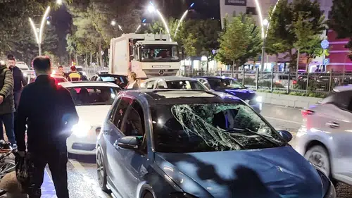 Batman Turgut Özal Caddesi üzerinde otomobil ve bisiklet çarpıştı