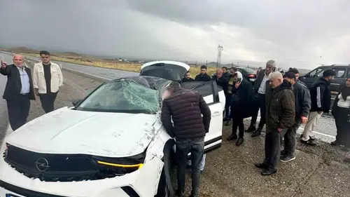 Silvan karayolunda yağışlı havada kaza