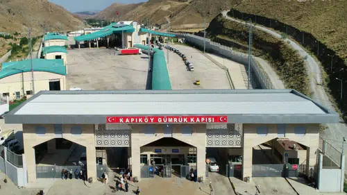 Kapıköy Sınır Kapısı artık Türk tırlarının geçişine resmen açıldı