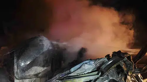 Viranşehir yolunda devrilen akaryakıt tankeri alev topuna döndü