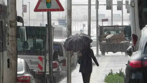 Diyarbakır'da gökyüzü kararıyor: Sel ve hortum uyarısı geldi