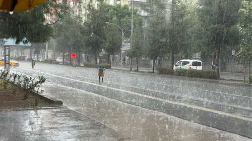 Diyarbakır'da sağanak yağış ve toz bulutu etkili olacak: Meteoroloji uyarıda bulundu