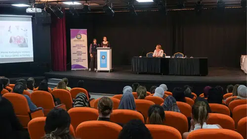 Meme kanserinde erken tanı hayat kurtarıyor: Diyarbakır'da uzmanından kritik uyarılar