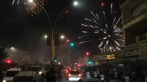 Cizre sokaklarında Amedspor kutlaması havai fişekli kavgaya dönüştü