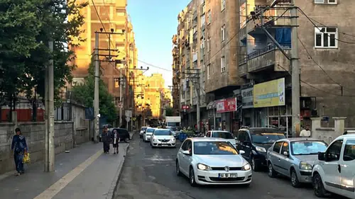 Diyarbakır Bağlar'da 3 cadde trafiğe kapanıyor: 31 Ekim'e kadar sürecek