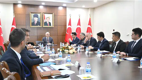 Dicle Üniversitesi'nde yeni dönem hazırlığı: Vali Zorluoğlu başkanlığında kritik toplantı