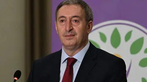 Bakırhan iktidara seslendi: Barış bekleme salonunda tutulacak bir şey değil