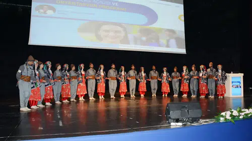 Dicle Üniversitesi'nde ilk ders barış ve kardeşlik üzerine: Kucaklarımızı açmalıyız