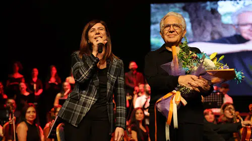 Zülfü Livaneli Diyarbakır'da sahne aldı: Salon bestelere eşlik etti