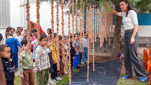 Diyarbakır'da çocuklar geleneksel üretimi uygulamalı öğrendi: Bağbozumu ve bulamaç etkinliği