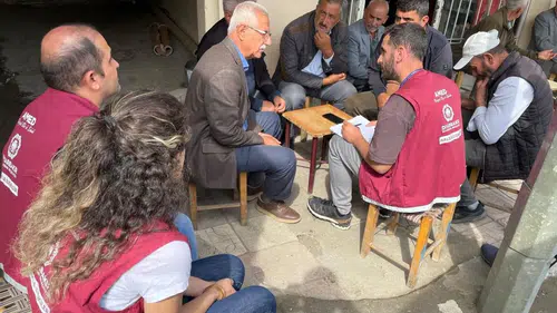 Diyarbakır Büyükşehir Belediyesi ekipleri Kulp'ta esnaf ve yurttaşları dinledi