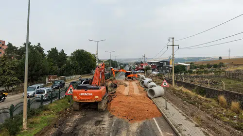 Seyrantepe yokuşunda büyük operasyon: Diyarbakır-Silvan yolunda trafik tek şeritten sağlanıyor