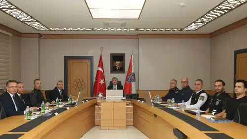 Amedspor-Samsunspor maçı öncesi güvenlik zirvesi: Vali Tavlı başkanlığında toplandılar