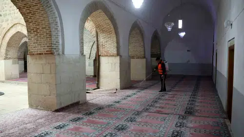 Elazığ’da ibadethaneler bayrama özel pırıl pırıl hazırlandı