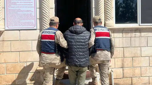 Şanlıurfa'da aranan uyuşturucu taciri jandarma operasyonuyla yakalandı