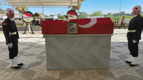 Birecik bir kahramanını daha son yolculuğuna uğurladı