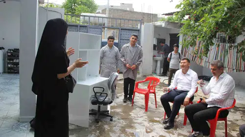 Cizreli öğrenciler sıra arkadaşlarına çalışma masası üretti