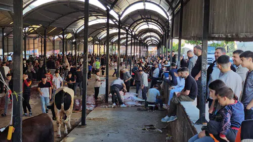 Şanlıurfa'da bayram mesaisi belediye pazarlarında başladı