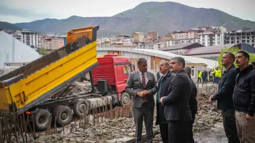 Hakkari merkezde zemin kayması paniği yaşandı