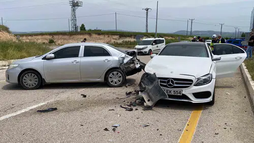 Elazığ yolunda trafik kazası Dört kişi hastanelik oldu