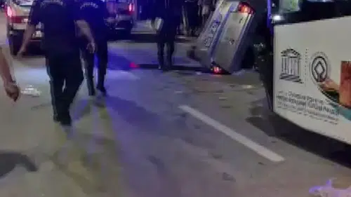 Diyarbakır'da otobüs ve otomobil çarpıştı 2 kişi hayatını kaybetti