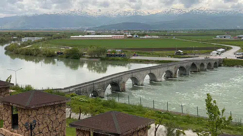 Muş Alparslan Barajı'nda ilk kez su tahliyesi yapıldı