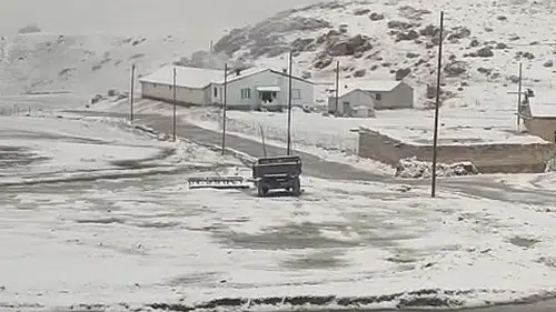 Van Gürpınar’da mevsim şaşırdı mayıs ayında kar yağdı