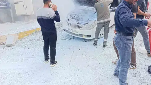 Çınar yolunda seyir halindeki otomobil bir anda yanmaya başladı